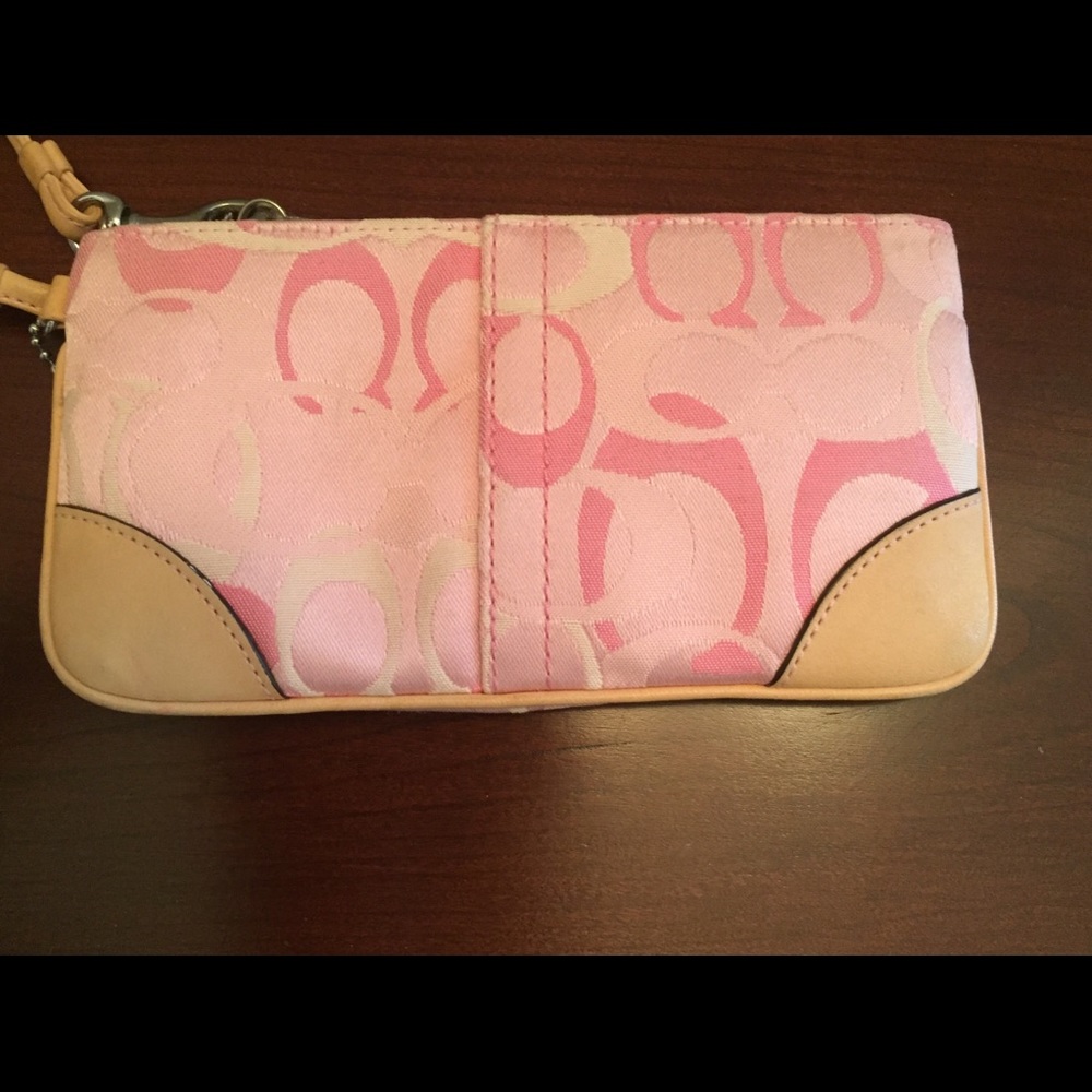 ๐๐ Coach Wristlet ๐๐ - Picture 5 of 8